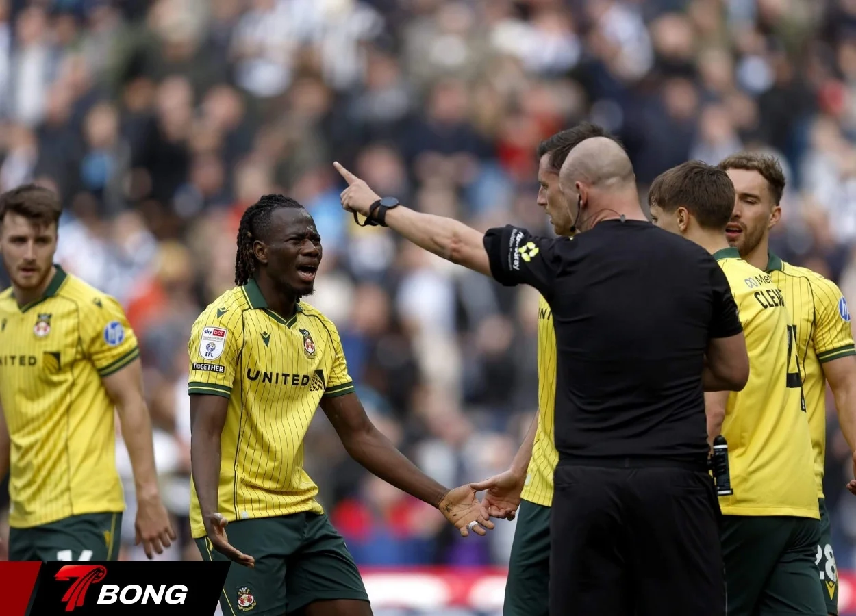 Toàn cảnh lùm xùm trọng tài nhắm vào Wrexham