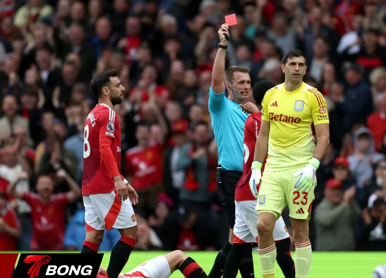 Trọng tài Premier League đối mặt áp lực lớn