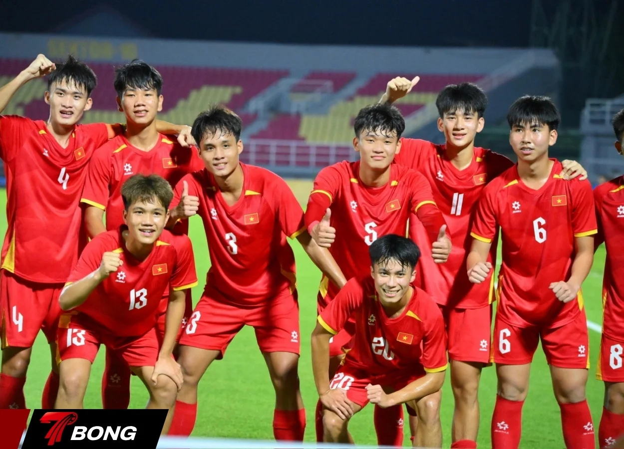 U17 Việt Nam ăn mừng chiến thắng chung kết