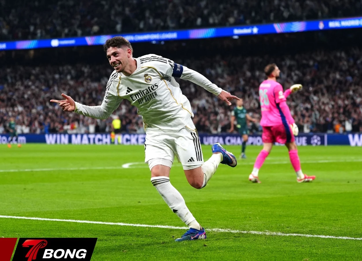 Valverde ăn mừng bàn thắng tại Bernabeu