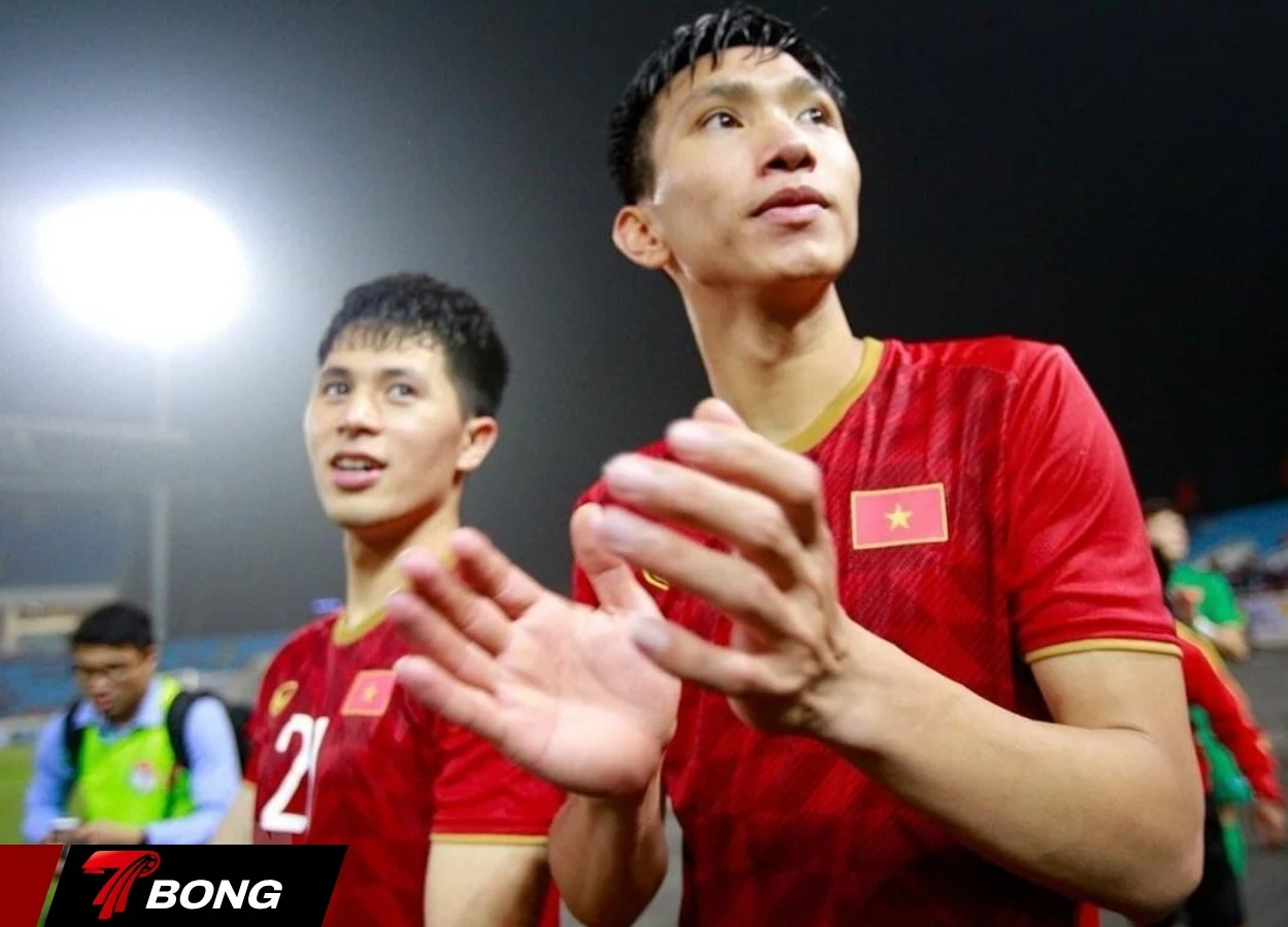 Văn Hậu và Đình Trọng tái xuất tuyển Việt Nam