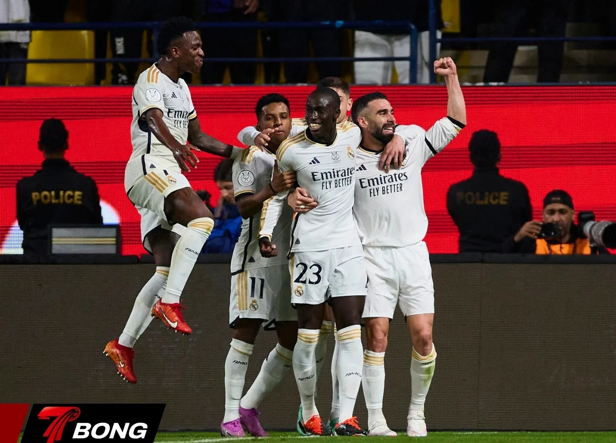 Wayne Rooney nhận định Real Madrid đủ sức vào top 4