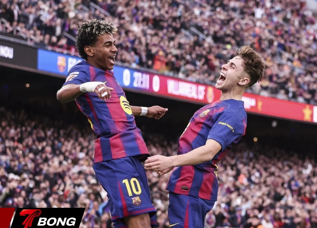 Yamal ăn mừng hat-trick đầu tiên cùng Barca