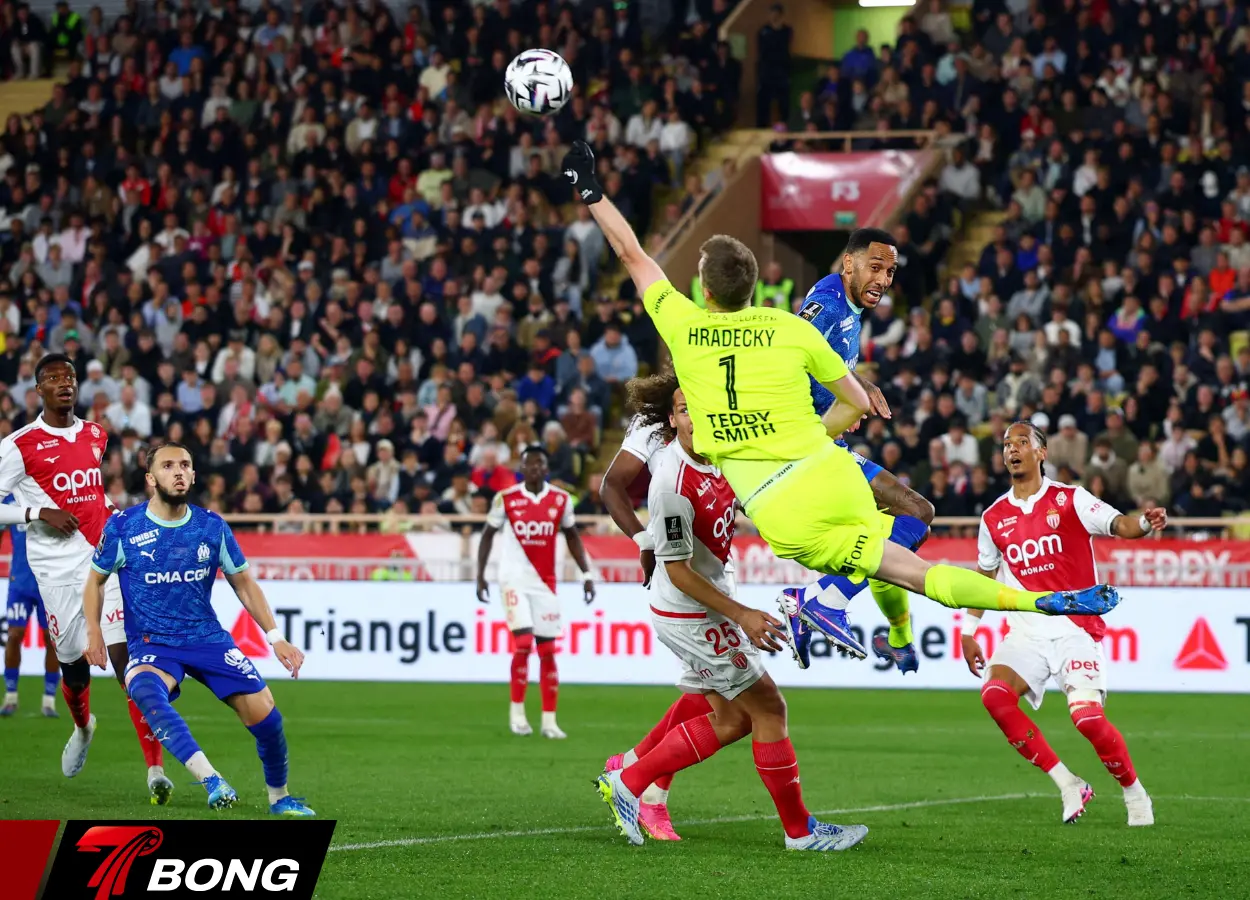 Aleksandr Golovin khai thông bế tắc cho trận đấu