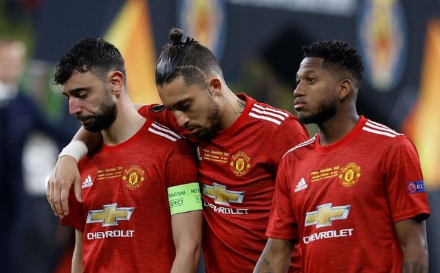 Áp lực đè nặng lên các quyết định tại Old Trafford