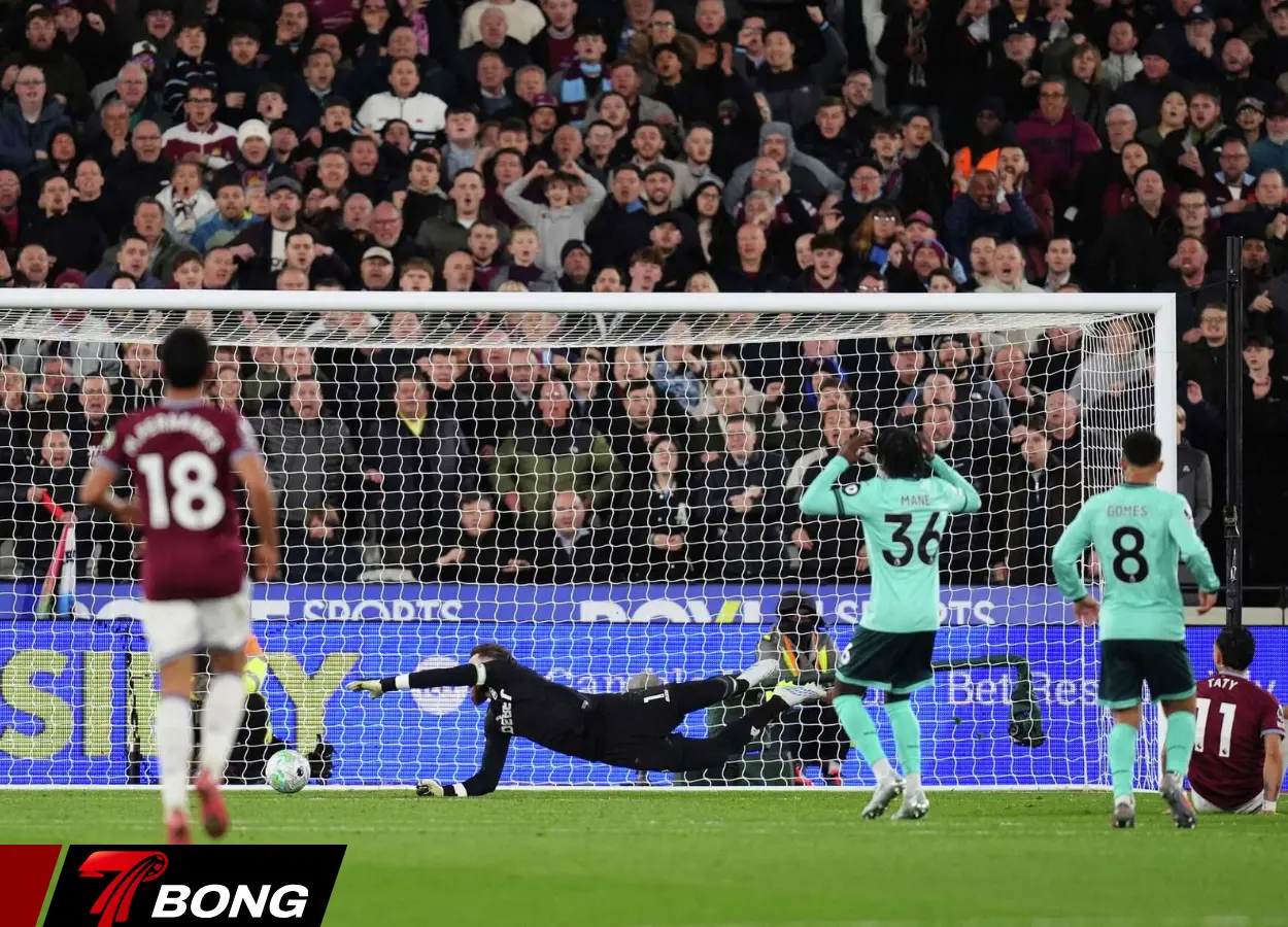 Cú đúp của Mavropanos và Castellanos giúp The Hammers kéo dài tham vọng trên BXH