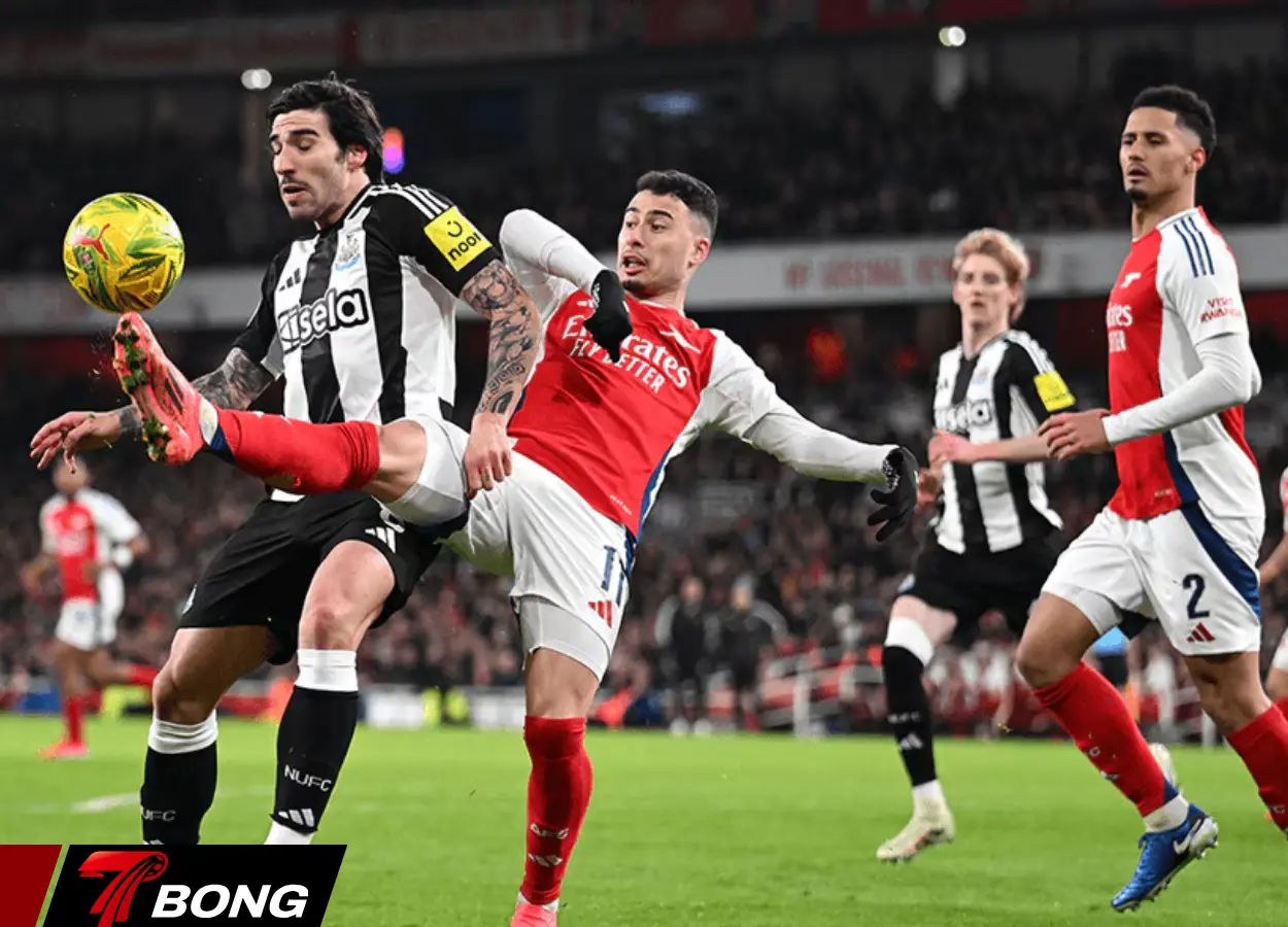 Cuộc đối đầu nảy lửa giữa Arsenal và Newcastle trong nỗ lực bám đuổi cuộc đua vô địch.