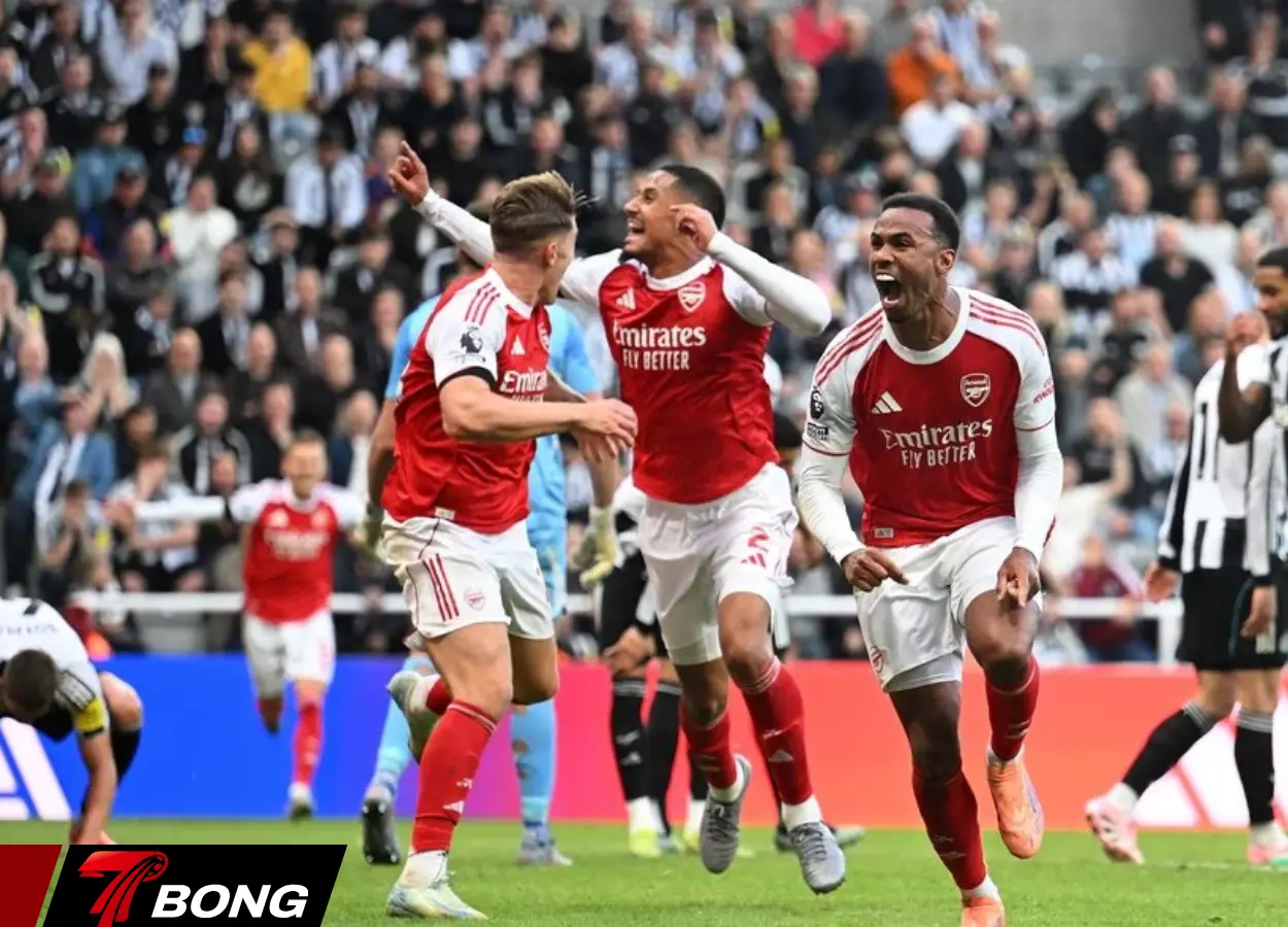 Dàn sao Arsenal quyết tâm giành trọn 3 điểm để tái chiếm ngôi vương trên bảng xếp hạng.