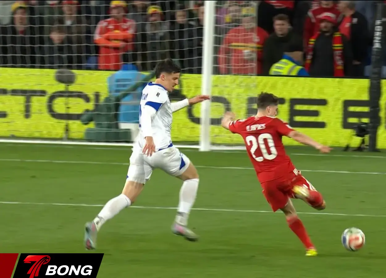 Daniel James khai thông bế tắc cho trận đấu