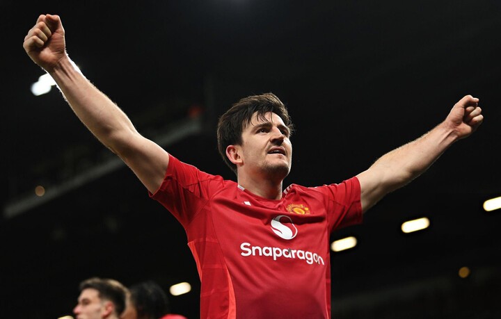 Harry Maguire trong màu áo của quỷ đỏ