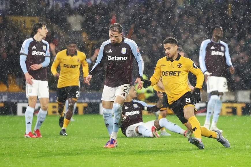 Màn trình diễn dưới tầm của Aston Villa