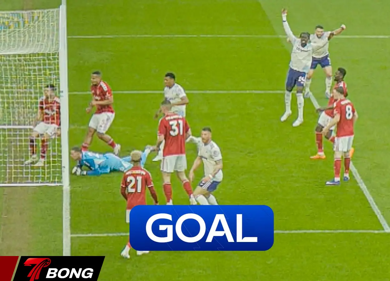 Murillo vô tình mở tỷ số cho Aston Villa