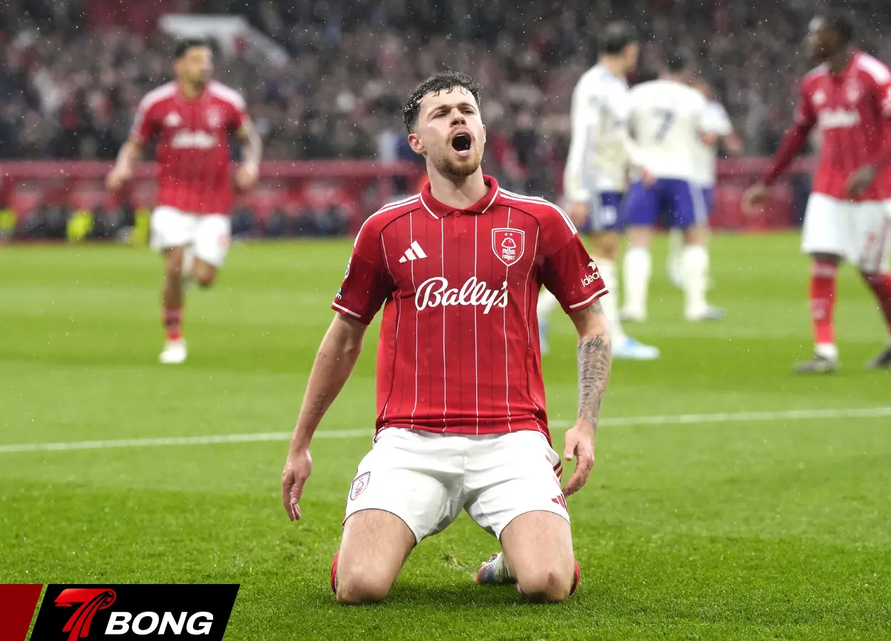Neco Williams sửa sai, cứu rỗi Nottingham Forest