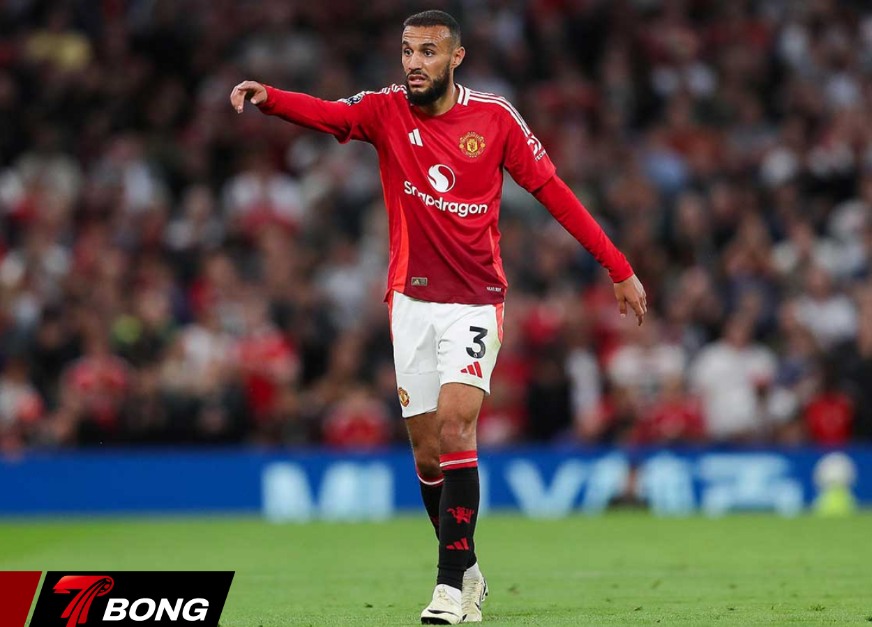 Noussair Mazraoui liệu có chấn hưng được hàng thủ của quỷ đỏ?