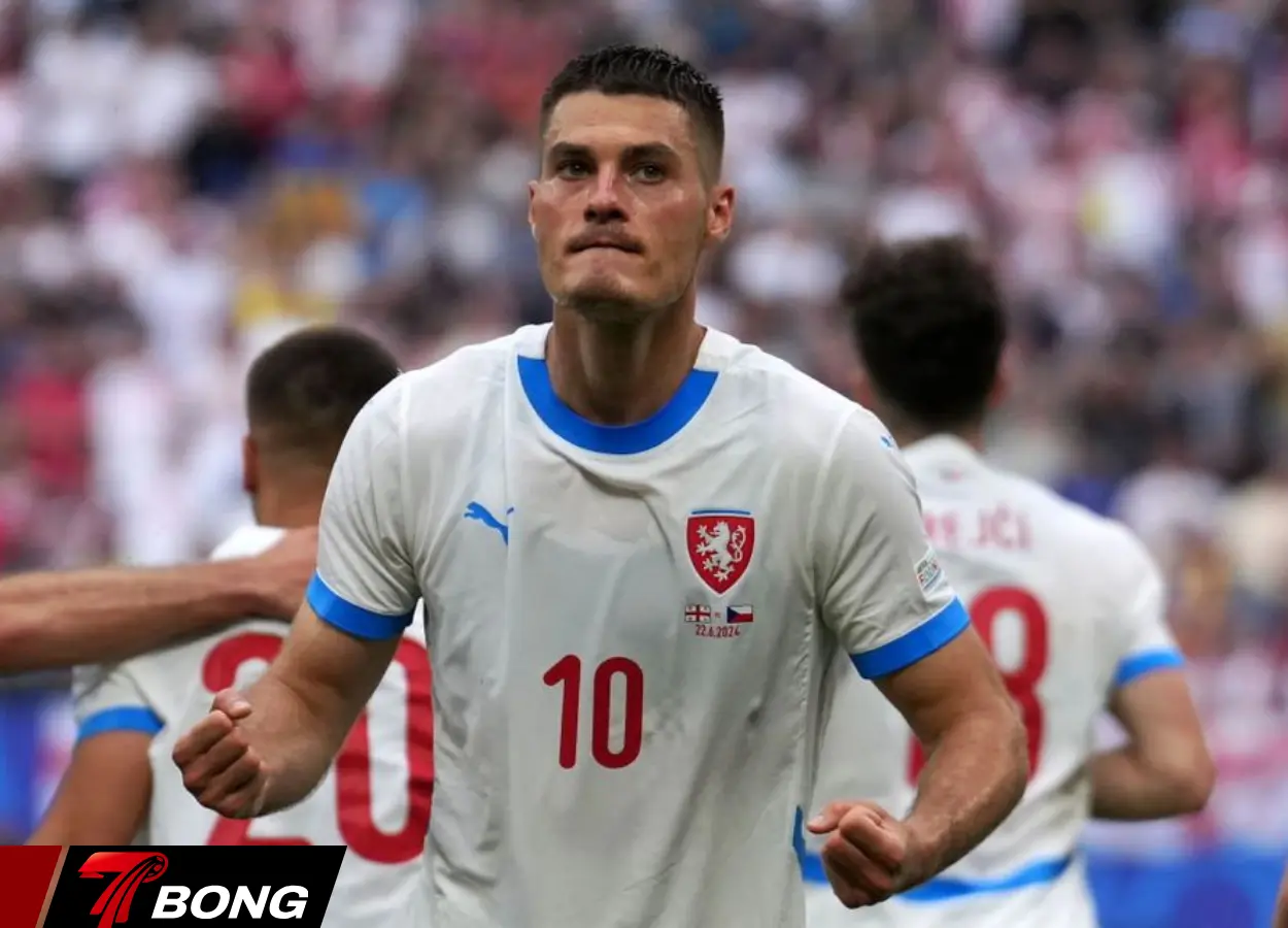 Patrik Schick sẽ là bài toán khó cho hàng thủ Đan Mạch