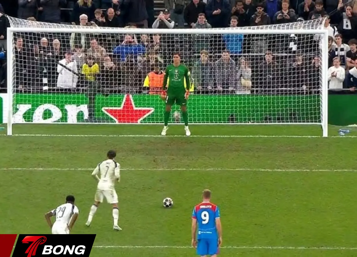 Xavi Simons dứt điểm trận đấu