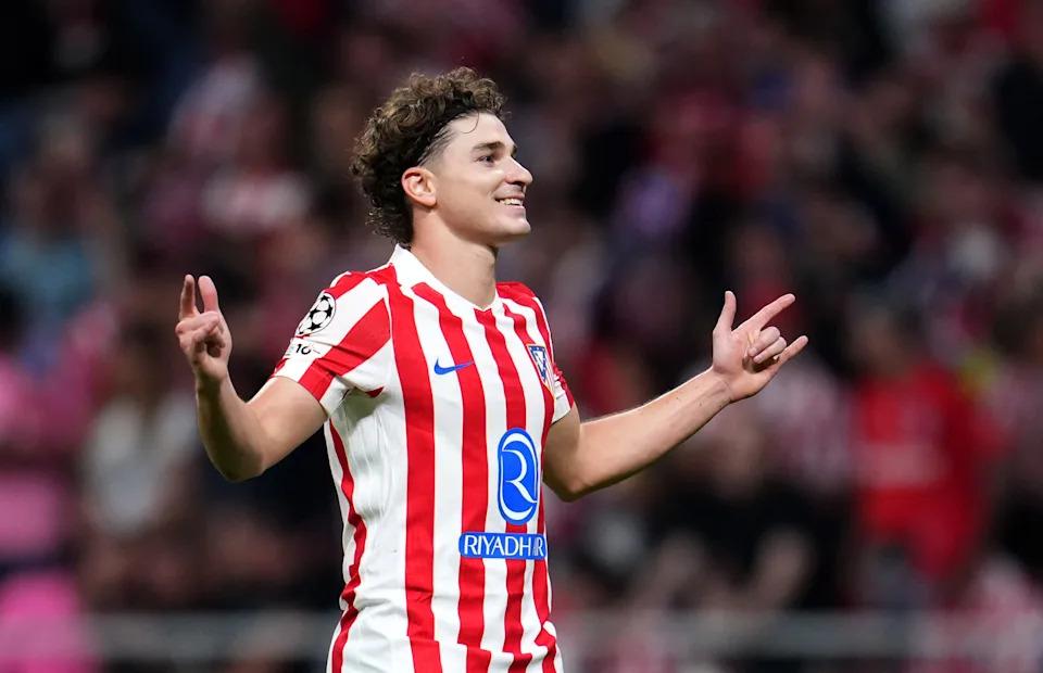 Barcelona Nhắm Tới Cựu Tiền Đạo Man City: Lựa Chọn Mơ Ước Cho Flick?