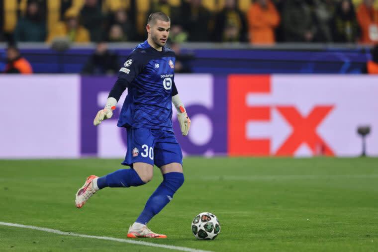 Paris Saint-Germain chính thức đạt thoả thuận chiêu mộ thủ môn Lucas Chevalier của Lille