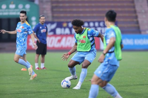 ĐT Việt Nam sang Lào: Quyết giành 3 điểm và trình diễn bộ mặt thuyết phục