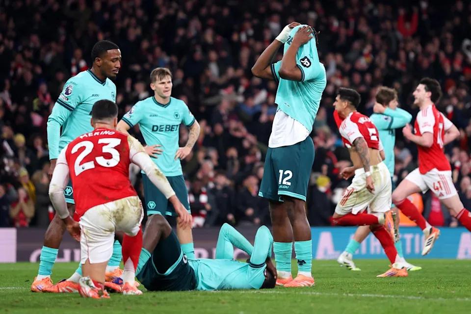 Bàn thua phản lưới nhà ‘kỳ lạ’ của Wolves không che giấu được cơn thịnh nộ của Mikel Arteta trước ‘thói quen tồi tệ’ của Arsenal