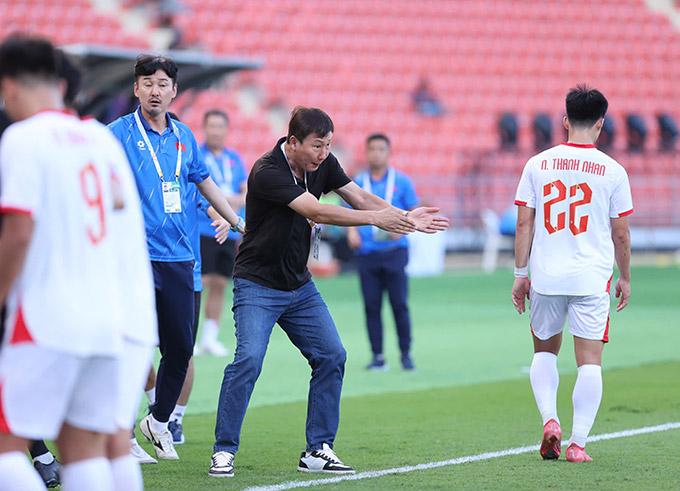 U22 Việt Nam lo sốt vó: HLV Kim Sang-sik đứng trước nguy cơ lỡ bán kết SEA Games 33