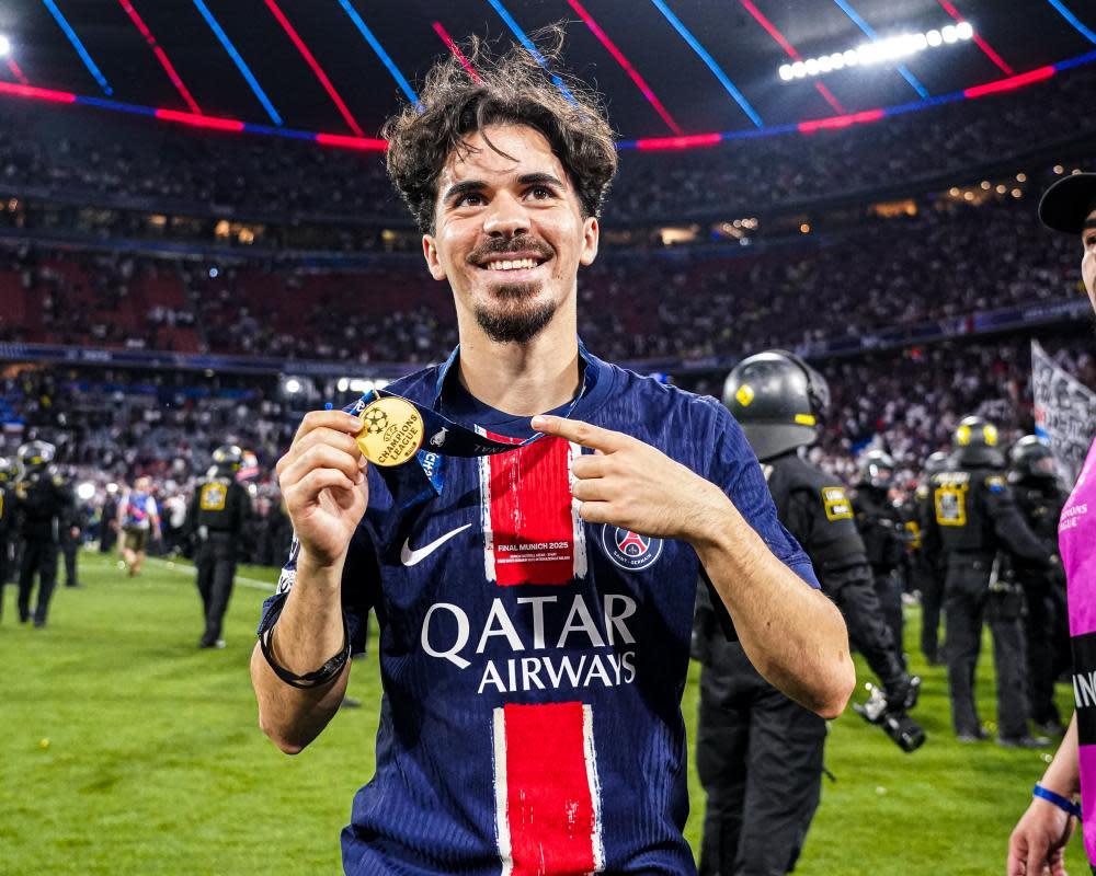 Vitinha: Nhạc trưởng lặng thầm của PSG đang chứng minh Lionel Messi sai
