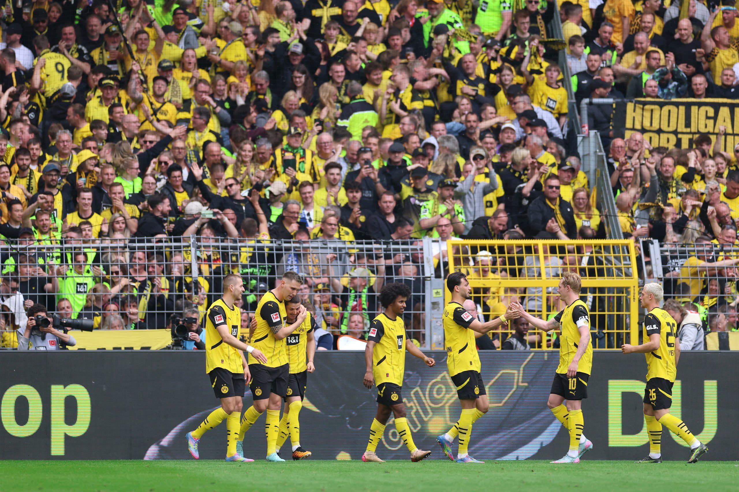 Borussia Dortmund giành vé dự Champions League trong ngày cuối Bundesliga