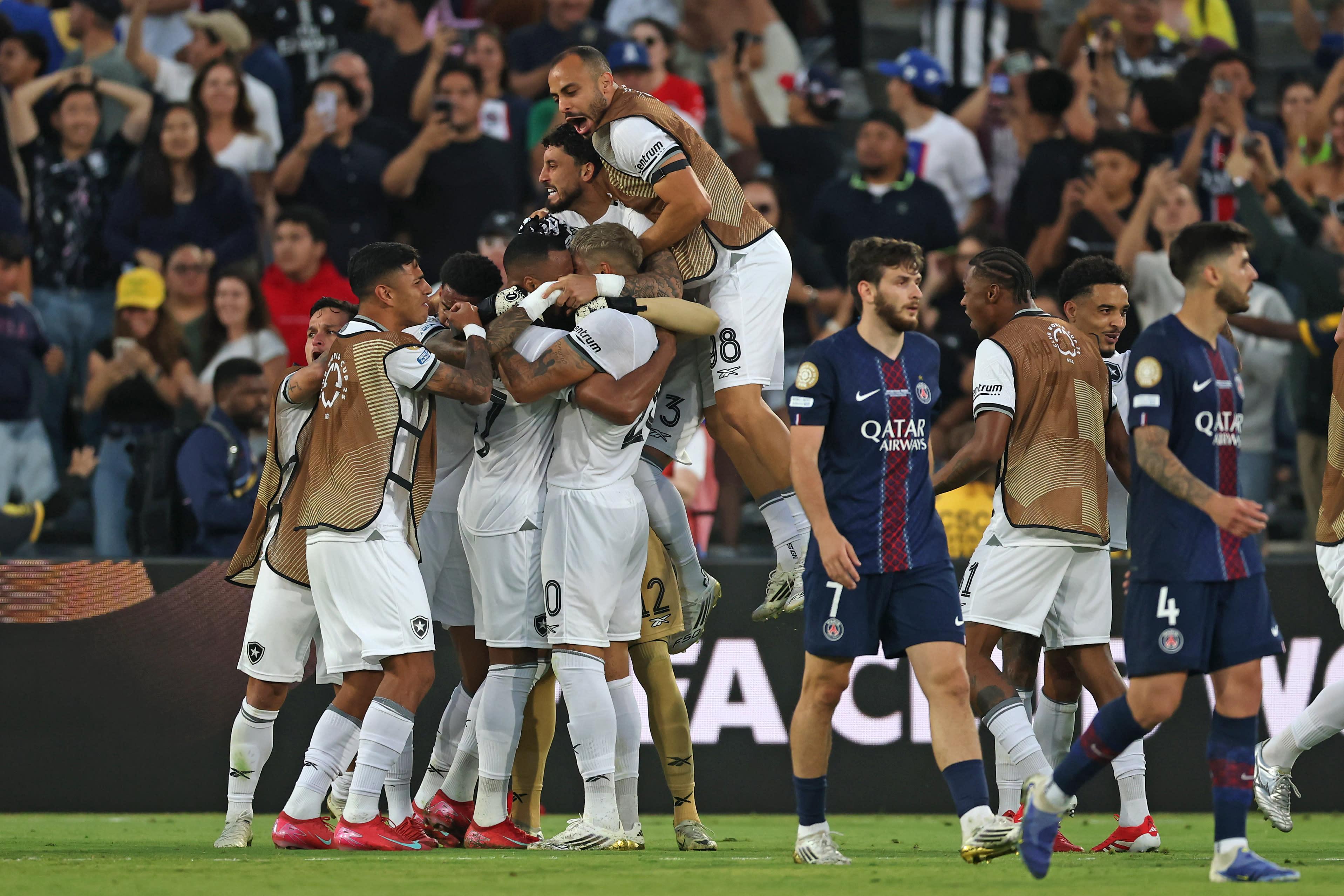 Giải Vô địch Câu lạc bộ Thế giới FIFA 2025: Botafogo gây chấn động với chiến thắng 1-0 trước PSG, tạo nên cú lật ngược thế cờ đầu tiên