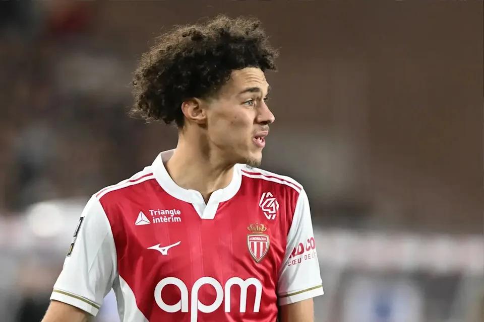 Tin từ Pháp: Manchester City vẫn duy trì sự quan tâm đến tiền vệ tấn công của AS Monaco