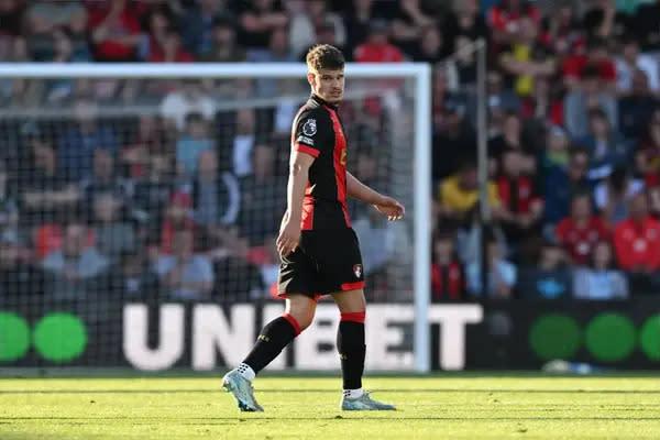 Man City tham gia cuộc đua chiêu mộ hậu vệ Bournemouth trị giá 45 triệu bảng