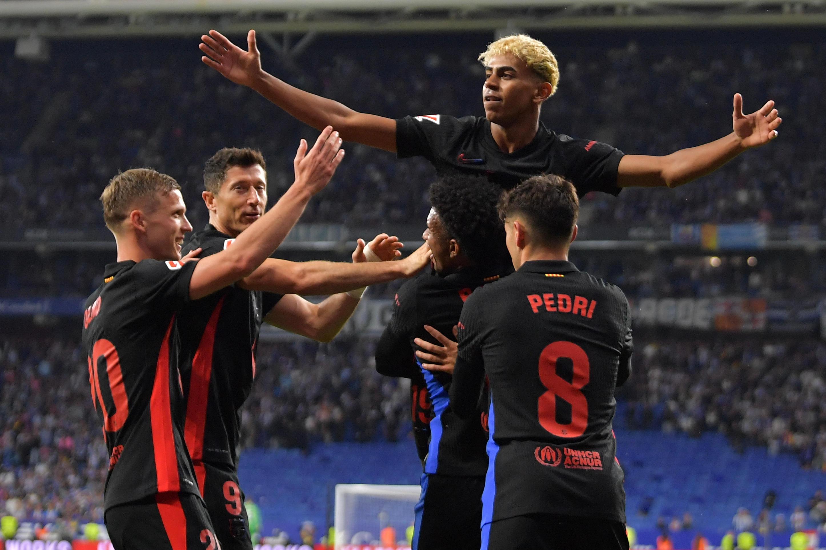 Barcelona vô địch La Liga ngay mùa giải đầu tiên dưới trướng HLV Hansi Flick