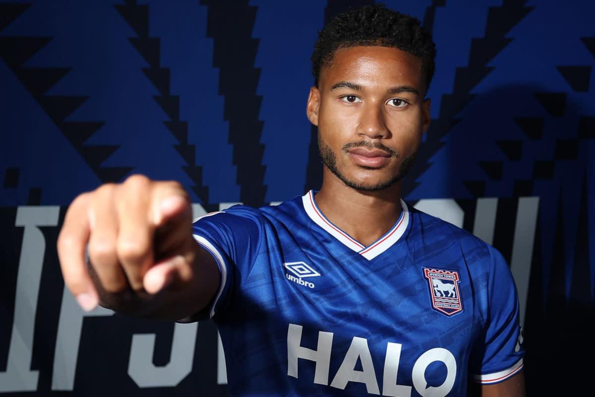 Chính thức: Napoli đưa Cajuste trở lại Ipswich Town