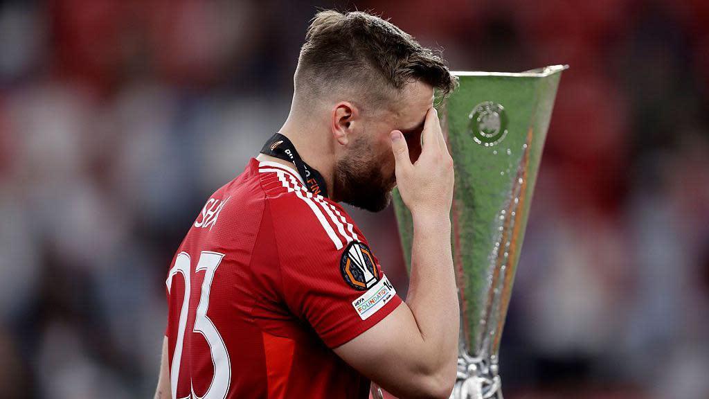 'Chúng tôi có đủ giỏi?' - Shaw chất vấn chất lượng đội hình Man Utd