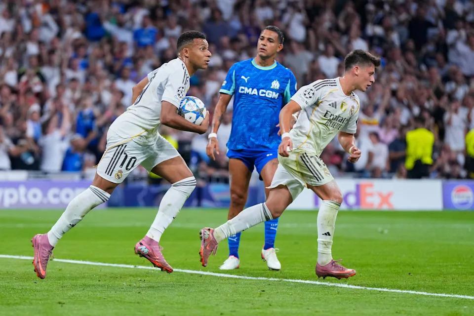 Kylian Mbappe giải cứu trọn vẹn 3 điểm cho Real Madrid trước Olympique Marseille bất chấp nghịch cảnh