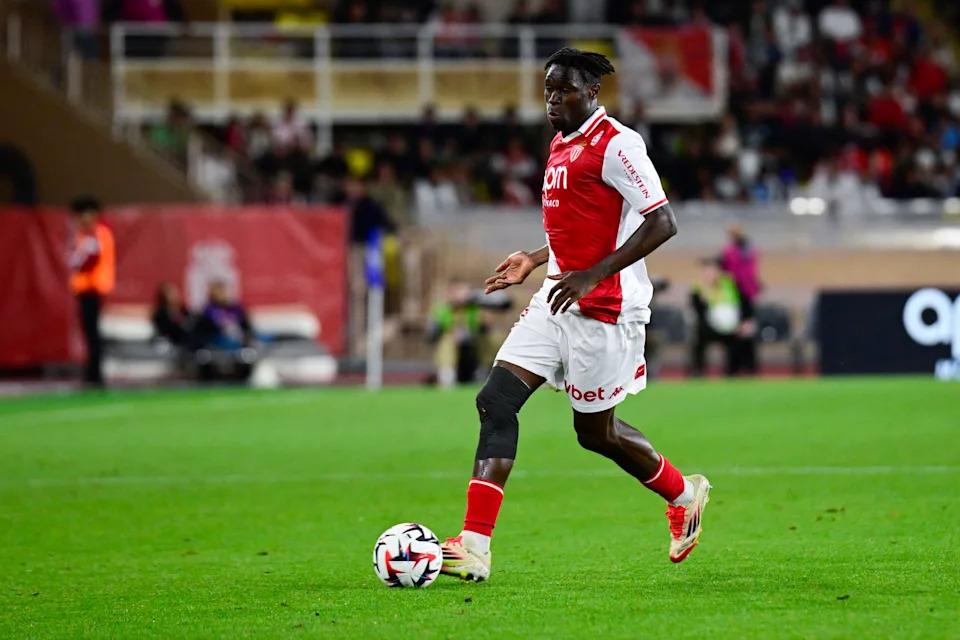 Tin tức: Liverpool nhắm tới việc ký hợp đồng với hậu vệ trị giá 38 triệu bảng