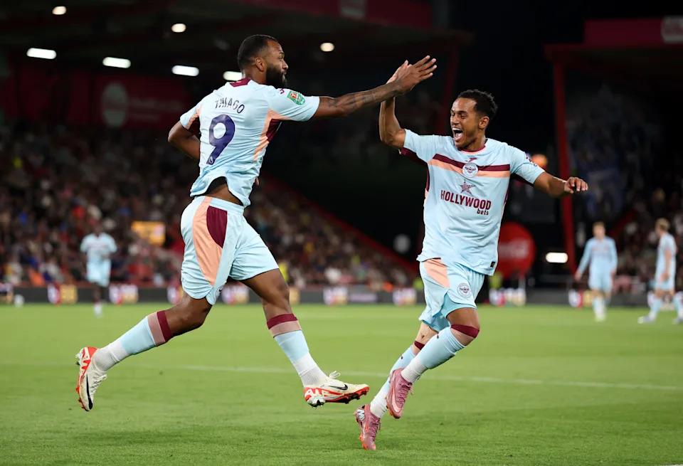 Sunderland Và Leeds United Sắp Tranh Giành Cầu Thủ Bị Loại Của Brentford: Đội Mèo Đen Nên Làm Gì