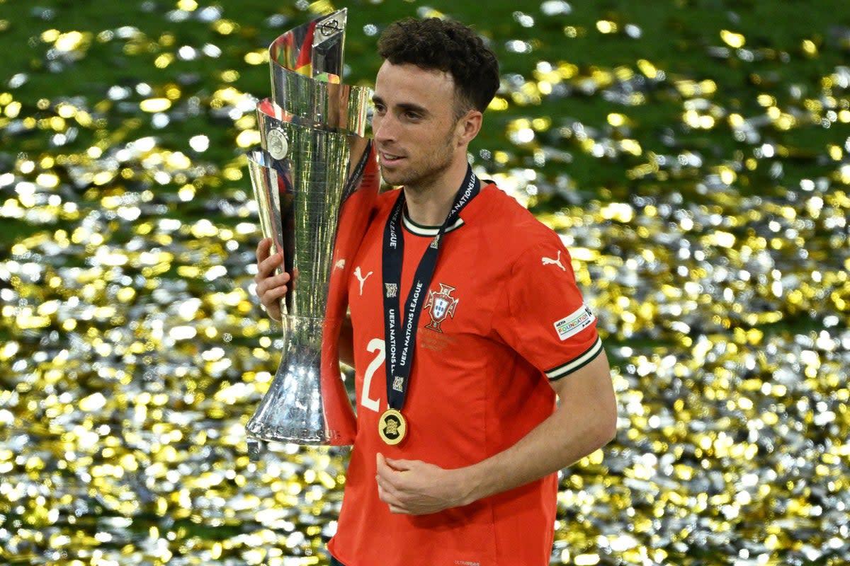 Liverpool ra thông cáo sau khi tiền đạo Diogo Jota qua đời trong tai nạn xe thảm khốc