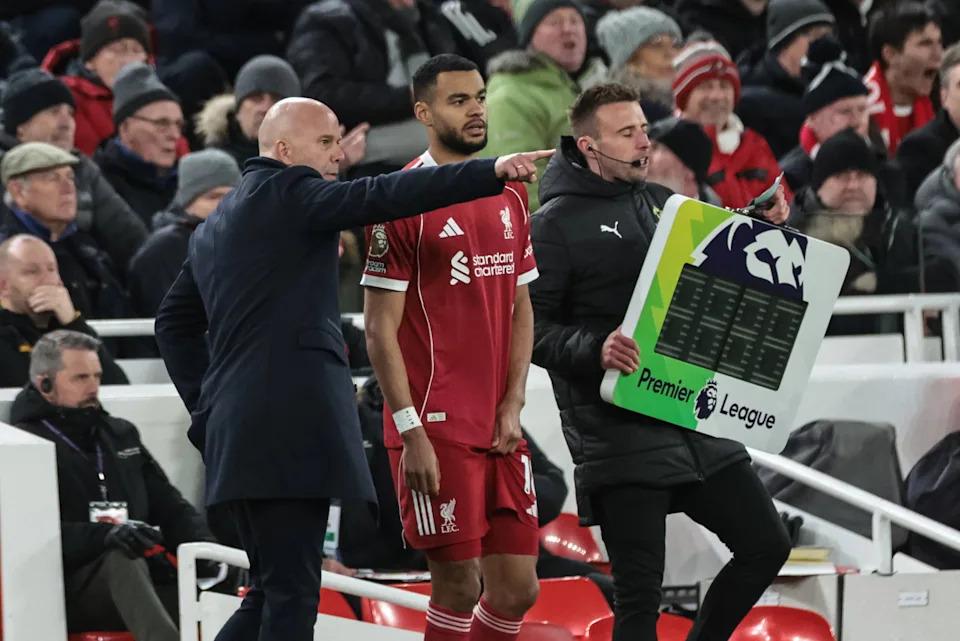 Arne Slot tiết lộ lý do Liverpool gặp 'xui xẻo' trong chiến thắng trước Wolves