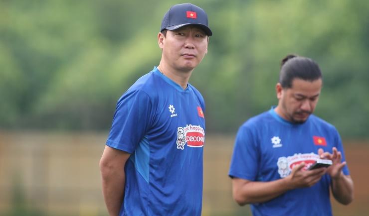 HLV Kim Sang-sik chạy đua với thời gian để hoàn thiện U22 Việt Nam trước SEA Games 33