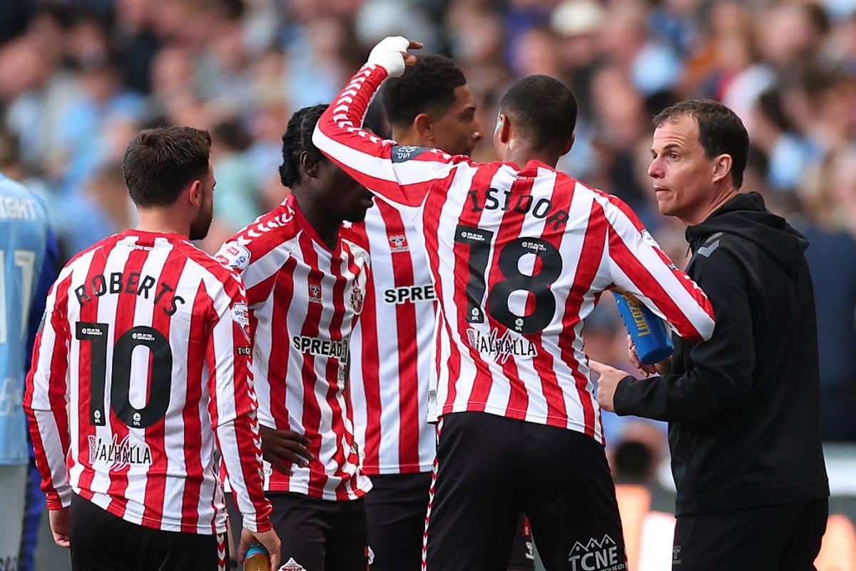 Sunderland khơi màn chiến tranh tâm lý với Coventry nhằm ngăn chặn những pha ném biên dài
