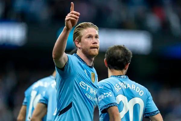 Kevin De Bruyne nhận đề nghị từ Liverpool – Đại gia Serie A cũng gia nhập cuộc đua giành thuyền trưởng Man City