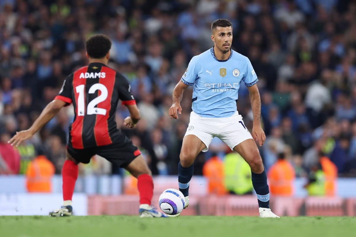 Cuối cùng, trụ cột không thể thay thế của Man City đã tái xuất
