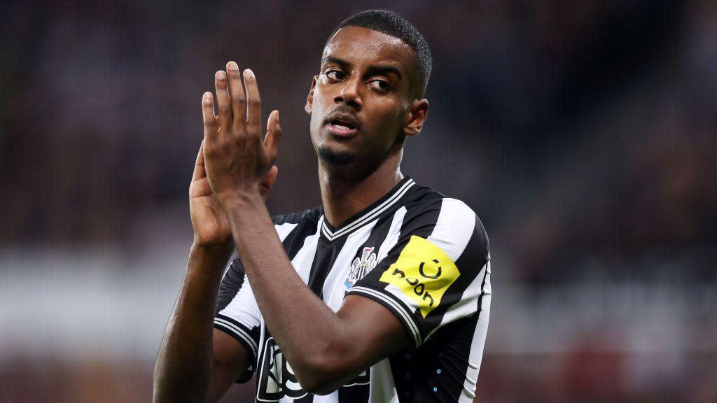 Tiền đạo Newcastle Isak quyết tâm gia nhập Liverpool