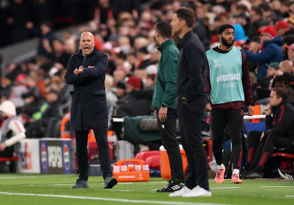 Arne Slot: 'Real Madrid, ngoài các cầu thủ của tôi, là đội bóng xuất sắc nhất'