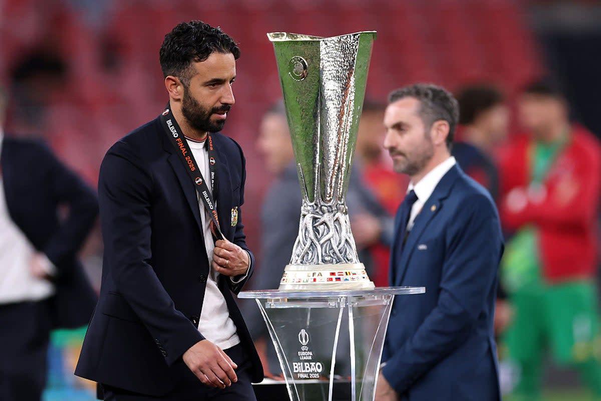 Ruben Amorim tuyên bố không đòi bồi thường nếu bị Man United sa thải