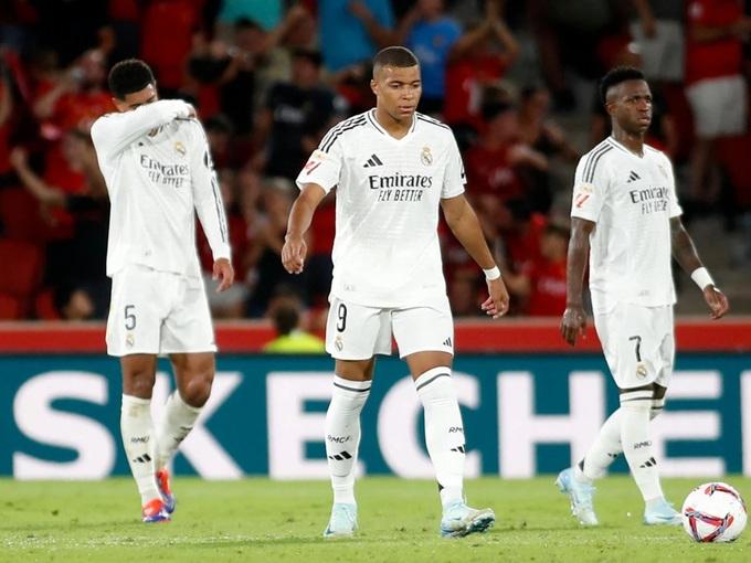 Mbappe chán đá cặp Vinicius Jr? Nội tình Real Madrid dậy sóng