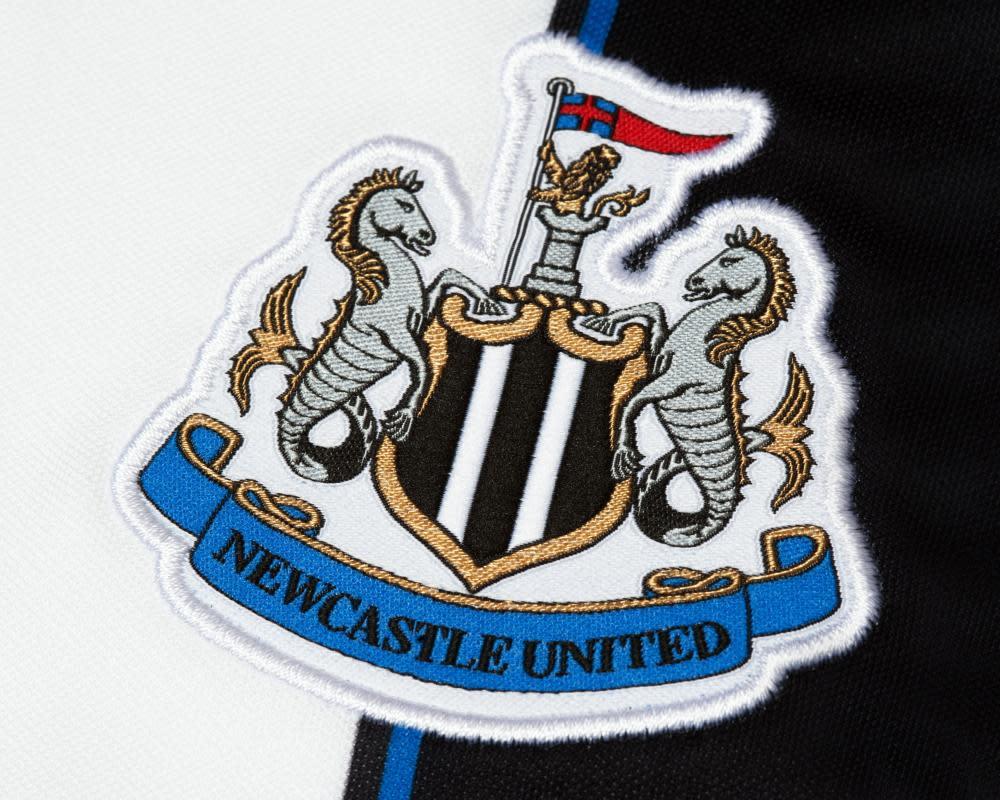 Newcastle thăm dò ý kiến người hâm mộ về kế hoạch thiết kế lại huy hiệu 'lỗi thời' của CLB