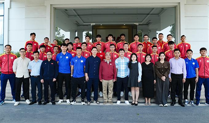 Cựu tuyển thủ Việt Nam tái xuất, làm trợ lý cho HLV Thành Công tại PVF-CAND