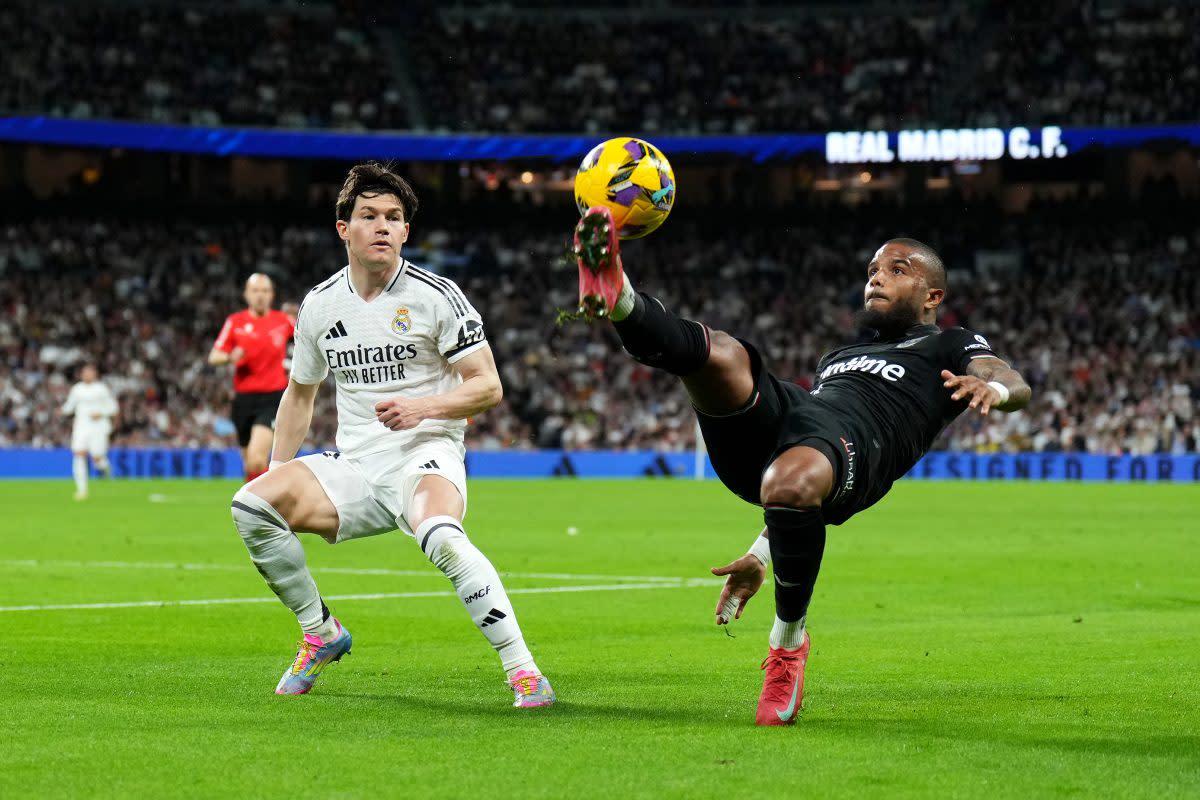 Chính thức | Valentin Rosier ký hợp đồng ba năm cùng Osasuna