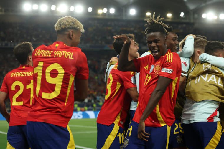 Barcelona thỏa thuận điều khoản cá nhân với Nico Williams cho bản hợp đồng 6 năm